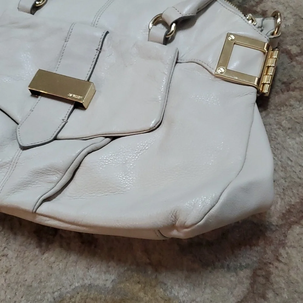 La Victoire white hinge satchel